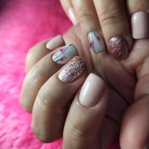 Manicure y pedicure permanente